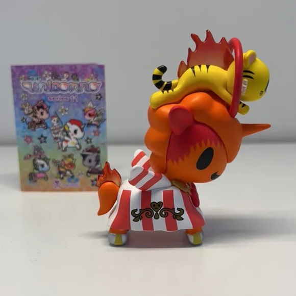 Tokidoki Unicorno Series 11 | RINGLEADER | Blind Box Design Toy Figure - Picture 3 of 4